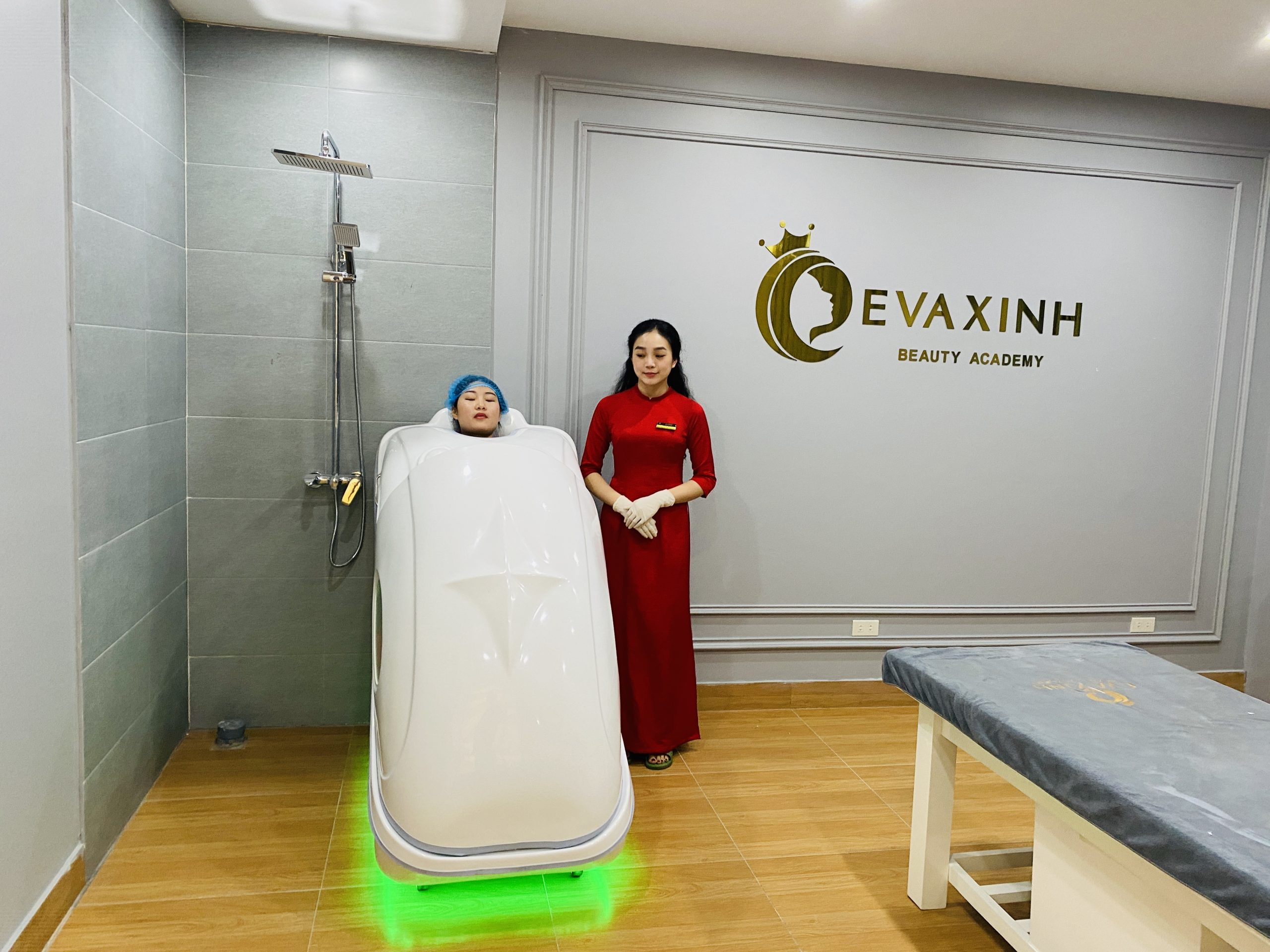 Eva Xinh được trang bị các thiết bị làm đẹp công nghệ cao